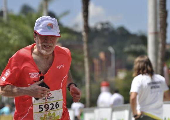 Esteban Jaramillo y Sebasti&#225;n Salazar - M&#225;s de 10 mil competidores se dieron cita en esta hist&#243;rica cita deportiva que se corr&#237;a en las modalidades de 5, 10, 21 y 42 kil&#243;metros.