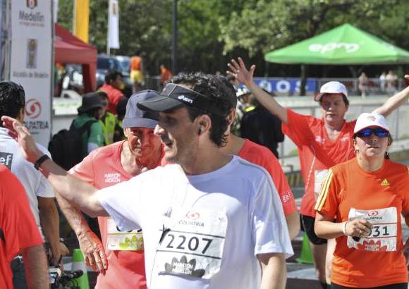 Esteban Jaramillo y Sebasti&#225;n Salazar - M&#225;s de 10 mil competidores se dieron cita en esta hist&#243;rica cita deportiva que se corr&#237;a en las modalidades de 5, 10, 21 y 42 kil&#243;metros.