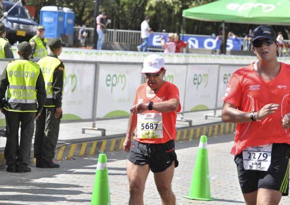 Esteban Jaramillo y Sebasti&#225;n Salazar - M&#225;s de 10 mil competidores se dieron cita en esta hist&#243;rica cita deportiva que se corr&#237;a en las modalidades de 5, 10, 21 y 42 kil&#243;metros.