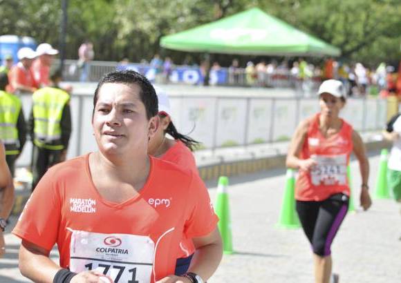 Esteban Jaramillo y Sebasti&#225;n Salazar - M&#225;s de 10 mil competidores se dieron cita en esta hist&#243;rica cita deportiva que se corr&#237;a en las modalidades de 5, 10, 21 y 42 kil&#243;metros.
