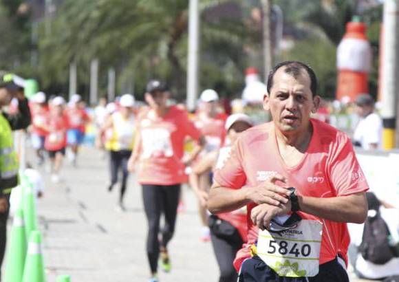 Esteban Jaramillo y Sebasti&#225;n Salazar - M&#225;s de 10 mil competidores se dieron cita en esta hist&#243;rica cita deportiva que se corr&#237;a en las modalidades de 5, 10, 21 y 42 kil&#243;metros.