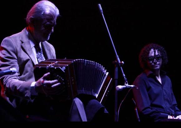 Manuel Saldarriaga - El bandoneista Rodolfo Mederos cautiv&#243; con su talento.