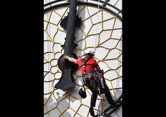 AFP - &quot;Se trata de una pieza del patrimonio nacional que debemos salvaguardar para las futuras generaciones&quot;, explic&#243; Steve Jaggs, responsable de mantenimiento del Big Ben.