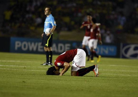 Colprensa - Uno de los jugadores de Egipto se lamenta al finalizar el primer tiempo.
