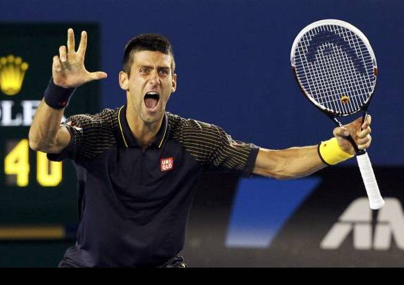 Reuters - Djokovic rompió el servicio en el tercer juego y la victoria ya estaba a la vista. Logró un doble quiebre en el quinto set y selló el triunfo cuando un revés de Murray acabó a la red.