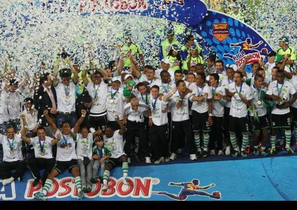 Esteban Vanegas y Henry Agudelo - Los verdes celebraron en el estadio Atanasio Girardot luego de un intenso partido que finaliz&#243; 2-1 a favor de los paisas.
