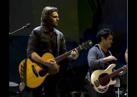 Foto Edwin Bustamante - Los asistentes al Jard&#237;n Bot&#225;nico vibraron con Juanes.
