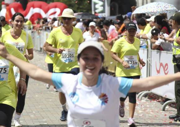 Esteban Jaramillo y Sebastián Salazar - Más de 10 mil competidores se dieron cita en esta histórica cita deportiva que se corría en las modalidades de 5, 10, 21 y 42 kilómetros.