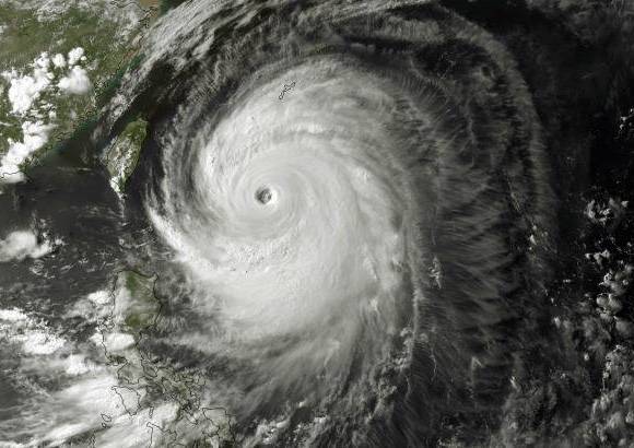 afp - Como los tifones se desplazan junto a las costas japonesas, a menudo entrando a tierra en el verano, el pa&#237;s est&#225; bien preparado. Da&#241;os mucho mayores son probables a causa de aguaceros si el tif&#243;n toca tierra como se espera el jueves o el viernes.