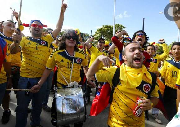 FOTO JUAN ANTONIO S&#193;NCHEZ, ENVIADO ESPECIAL A BRASIL - Los aficionados que viajaron a territorio carioca para presenciar los partidos de la Selecci&#243;n hicieron sentir al equipo como en el Metropolitano, un gesto que Colombia respondi&#243; con tres goles.