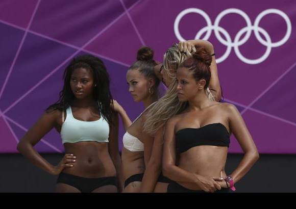 AP - La belleza también esta presente en los escenarios.