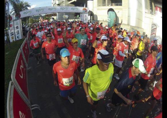 Esteban Jaramillo y Sebastián Salazar - Más de 10 mil competidores se dieron cita en esta histórica cita deportiva que se corría en las modalidades de 5, 10, 21 y 42 kilómetros.