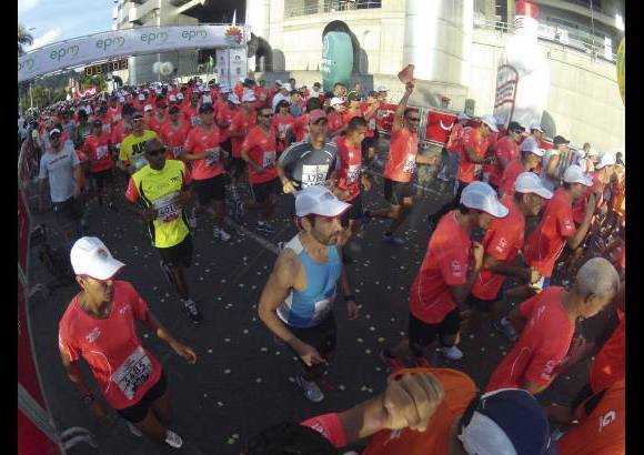 Esteban Jaramillo y Sebastián Salazar - Más de 10 mil competidores se dieron cita en esta histórica cita deportiva que se corría en las modalidades de 5, 10, 21 y 42 kilómetros.