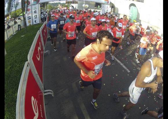 Esteban Jaramillo y Sebastián Salazar - Más de 10 mil competidores se dieron cita en esta histórica cita deportiva que se corría en las modalidades de 5, 10, 21 y 42 kilómetros.