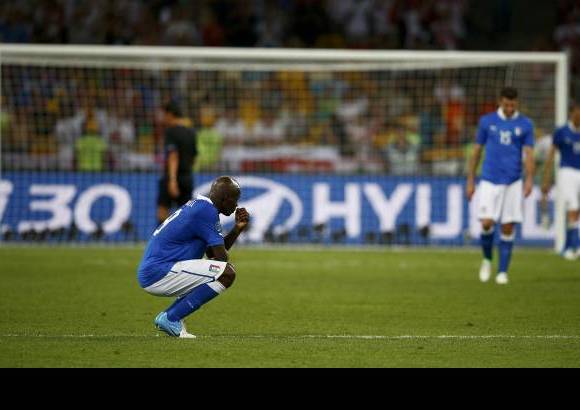 Reuters - Ni Mario Balotelli pudo con la Furia Roja.