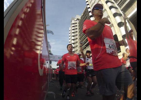 Esteban Jaramillo y Sebastián Salazar - Más de 10 mil competidores se dieron cita en esta histórica cita deportiva que se corría en las modalidades de 5, 10, 21 y 42 kilómetros.