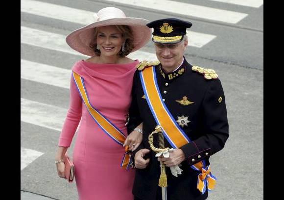Reuters - El príncipe Felipe y la princesa Matilde de Bélgica desfilaron por la alfombra azul que recibió a los invitados.