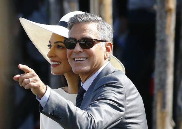 Reuters - Todos los &quot;secretos&quot; ser&#225;n revelados en la revista Vogue, que se ha hecho con la exclusiva de todas las fotograf&#237;as de la boda y el dinero por este reportaje ser&#225; destinado a las v&#237;ctimas de Darfur, Sud&#225;n, una de las causas humanitarias por las que m&#225;s se ha movilizado Clooney.