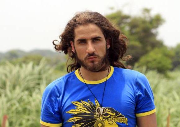 Cortes&#237;a Canal Caracol - JULI&#193;N DAVID AGUDELO: Con 21 a&#241;os, este estudiante de psicolog&#237;a y actor de teatro conf&#237;a en que su capacidad de an&#225;lisis, justicia y sensibilidad le ayuden a ganar el Desaf&#237;o.