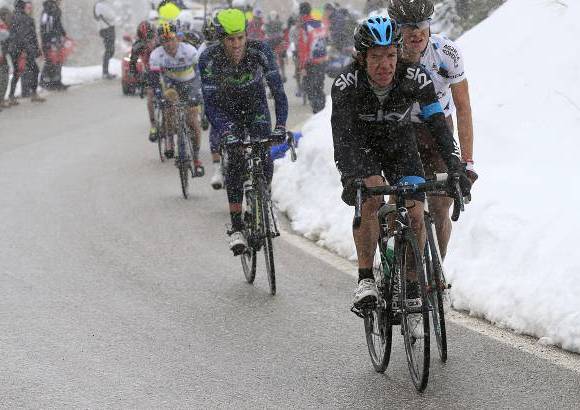 AP - Ur&#225;n fue uno de tres colombianos que escoltaron a Nibali en la etapa. Fabio Duarte cruz&#243; la meta segundo, a 17 segundos, y Carlos Betancur arrib&#243; cuarto, a 21.