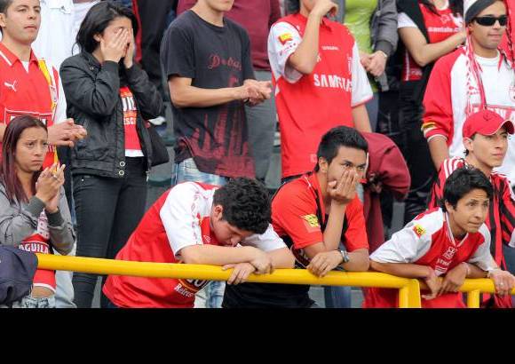 Colprensa - Santa Fe fue eliminado en su casa.