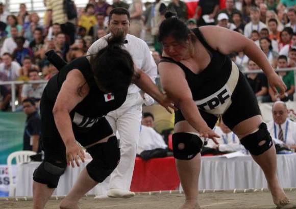Colprensa - En el primer d&#237;a de combate, cinco mujeres debieron ser atendidas.