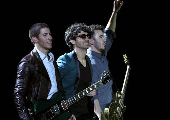 AP - Como cab&#237;a esperar, la banda norteamericana se llev&#243; en apenas cinco minutos todos los premios habidos y por haber en el festival de los festivales, antorcha de plata y de oro, y gaviota de plata y de oro.