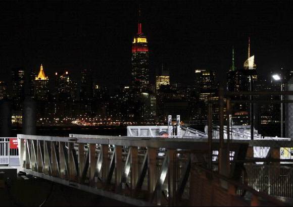 Reuters - Hasta el Empire State, en Nueva York, lució una marca roja y amarilla en conmemoración del año nuevo lunar chino.