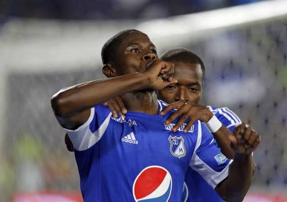 Reuters - Millonarios alcanz&#243; la estrella 14 al superar en la gran final de la Liga Postob&#243;n II-2012 al Independiente Medell&#237;n. Dram&#225;tica definici&#243;n desde los penaltis despu&#233;s de empatar 0-0 en la ida y 1-1 este domingo.