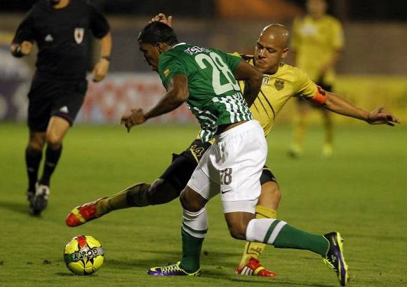 FOTOS JAIME PÉREZ - El verde dominó el partido durante todo el primer tiempo y aprovechó los errores del rival para sacar ventaja.