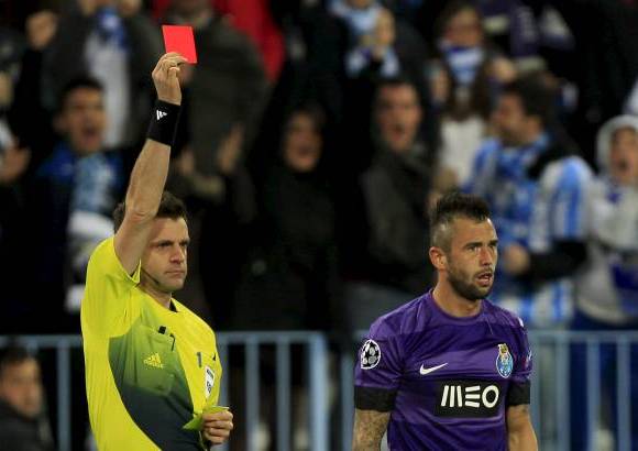 Reuters - La diferencia la marcó la expulsión del lateral belga Steve Defour en el equipo lusitano.