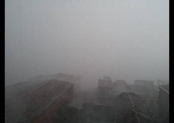 Cortesía - La intensa lluvia, acompañada de granizo y fuertes vientos, paralizó las principales vías de Medellín y parte del Área Metropolitana. Por fortuna, no hubo personas lesionadas.