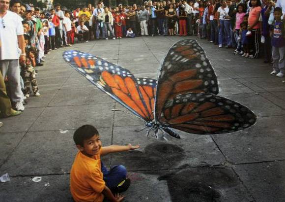 Foto: Cortes&#237;a - El artista brit&#225;nico Julian Beever se especializ&#243; en el manejo de la &#243;ptica para crear efectos tridimensionales con sus pinturas hechas con tiza. Un trabajo que va de la calle a un centro comercial de Medell&#237;n.