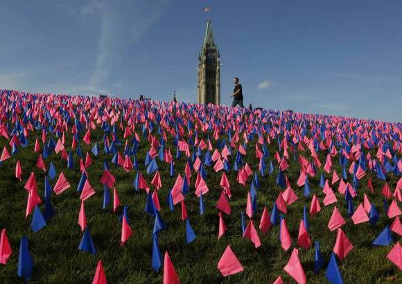 Reuters - Campa&#241;a simb&#243;lica anti-aborto en Canad&#225;.