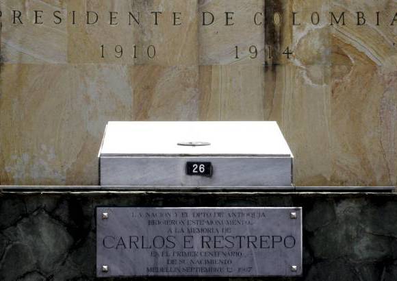Foto Jaime P&#233;rez - Entre los mausoleos se encuentra la tumba del expresidente de Colombia, Carlos E. Restrepo.