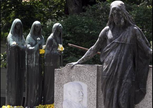 Foto Jaime P&#233;rez - San Pedro, conocido como el cementerio de los ricos en Medell&#237;n, fue construido en 1842.
