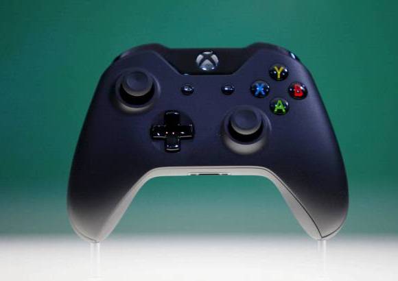 REUTERS - Microsoft, Sony y Nintendo est&#225;n utilizando sus &#250;ltimas consolas no solo para atraer jugadores, sino tambi&#233;n para dominar la sala de estar.