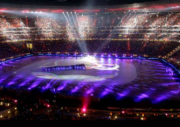 AP - Los juegos de luces y las danzas de los cientos de bailarines, que a su vez dieron protagonismo a la famosa vuvuzela sudafricana y a la unidad del continente africano del que tanto presumen sus habitantes, tambi&#233;n tuvieron un lugar especial en el evento.