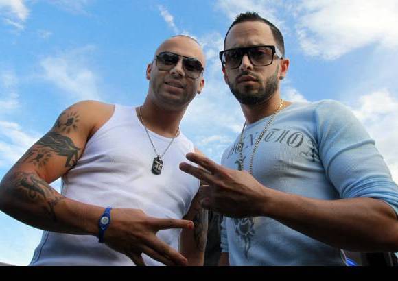 David S&#225;nchez - En avi&#243;n privado llegaron Wisin y Yandel al aeropuerto Jos&#233; Mar&#237;a C&#243;rdova, de Rionegro.