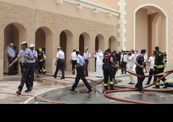 Reuters - Entre las v&#237;ctimas mortales figuran, 13 ni&#241;os, cuatro profesoras y dos bomberos, seg&#250;n las autoridades catar&#237;es, que confirmaron la presencia de espa&#241;oles, filipinos y ciudadanos de varias nacionalidades &#225;rabes entre las mismas.