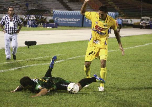 Colprensa - En un partido bastante apretado, el Atl&#233;tico Huila empat&#243; 0-0 frente a La Equidad en el encuentro que abri&#243; la fecha 13 de la Liga Postob&#243;n.