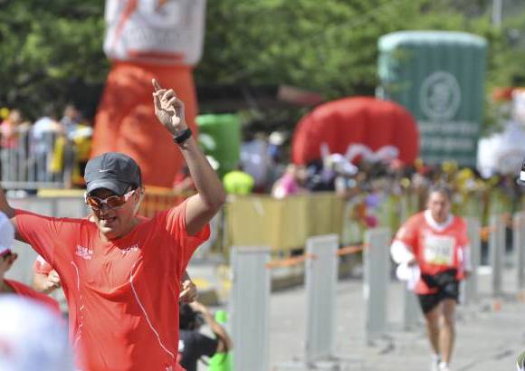 Esteban Jaramillo y Sebasti&#225;n Salazar - M&#225;s de 10 mil competidores se dieron cita en esta hist&#243;rica cita deportiva que se corr&#237;a en las modalidades de 5, 10, 21 y 42 kil&#243;metros.