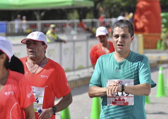 Esteban Jaramillo y Sebasti&#225;n Salazar - M&#225;s de 10 mil competidores se dieron cita en esta hist&#243;rica cita deportiva que se corr&#237;a en las modalidades de 5, 10, 21 y 42 kil&#243;metros.