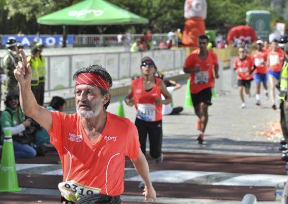 Esteban Jaramillo y Sebasti&#225;n Salazar - M&#225;s de 10 mil competidores se dieron cita en esta hist&#243;rica cita deportiva que se corr&#237;a en las modalidades de 5, 10, 21 y 42 kil&#243;metros.
