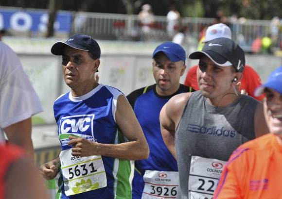 Esteban Jaramillo y Sebasti&#225;n Salazar - M&#225;s de 10 mil competidores se dieron cita en esta hist&#243;rica cita deportiva que se corr&#237;a en las modalidades de 5, 10, 21 y 42 kil&#243;metros.