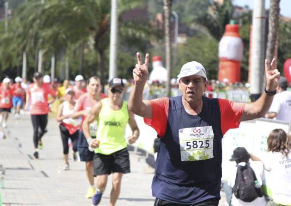 Esteban Jaramillo y Sebasti&#225;n Salazar - M&#225;s de 10 mil competidores se dieron cita en esta hist&#243;rica cita deportiva que se corr&#237;a en las modalidades de 5, 10, 21 y 42 kil&#243;metros.