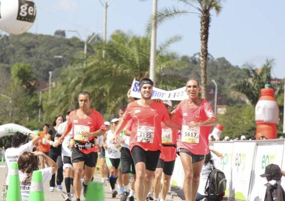 Esteban Jaramillo y Sebasti&#225;n Salazar - M&#225;s de 10 mil competidores se dieron cita en esta hist&#243;rica cita deportiva que se corr&#237;a en las modalidades de 5, 10, 21 y 42 kil&#243;metros.