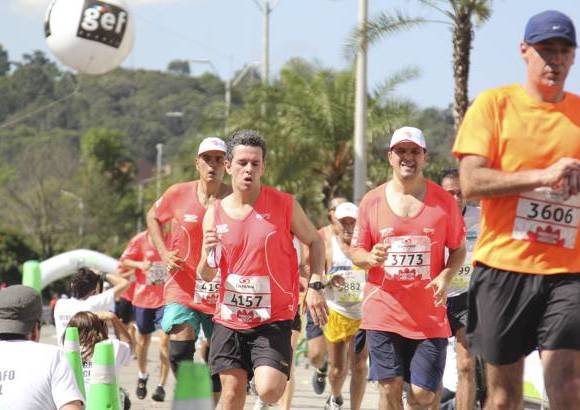 Esteban Jaramillo y Sebasti&#225;n Salazar - M&#225;s de 10 mil competidores se dieron cita en esta hist&#243;rica cita deportiva que se corr&#237;a en las modalidades de 5, 10, 21 y 42 kil&#243;metros.