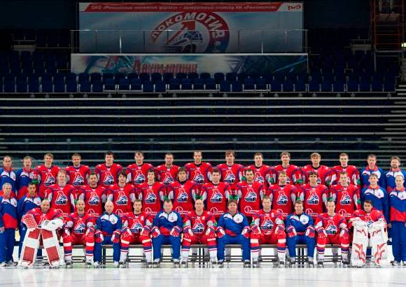 Reuters - Un avi&#243;n de pasajeros que llevaba a un equipo de hockey sobre hielo ruso se estrell&#243; poco despu&#233;s de despegar.