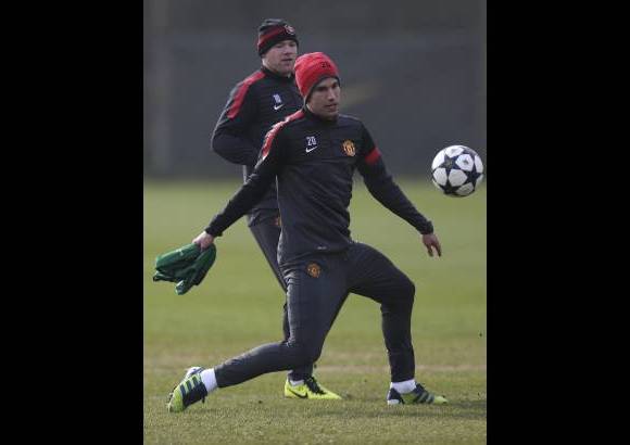 - El holand&#233;s Robin Van Persie ser&#225; otra de las cartas importantes en la n&#243;mina del Manchester United.